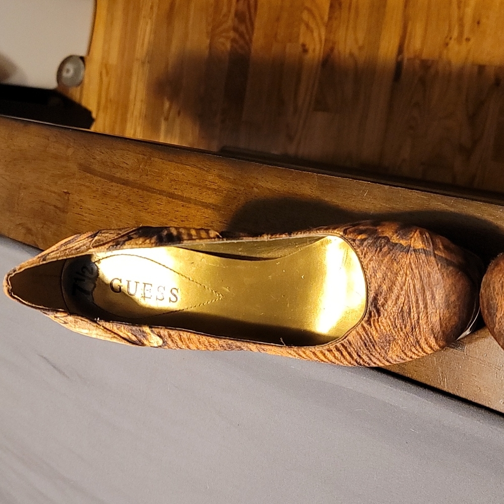 Heels - Picture 3 of 3